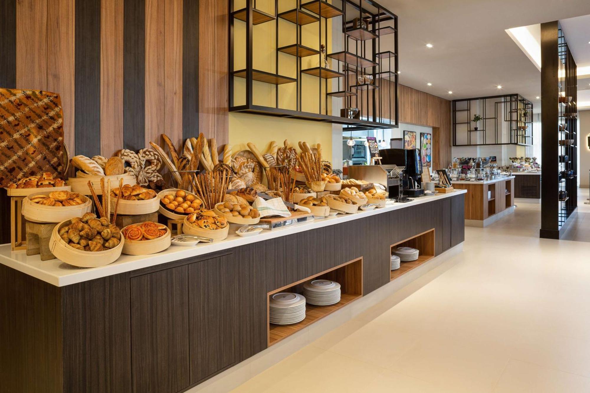 Hilton Garden Inn Riyadh Financial District Exterior foto